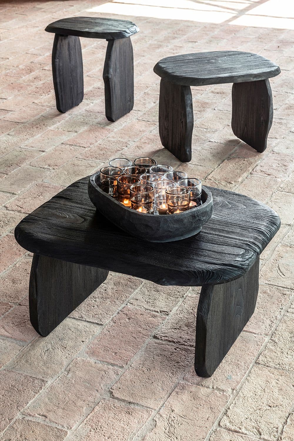 Gommaire-indoor-teak-accessories-side_table_pebble-G663M-ANT-Antwerp.jpg